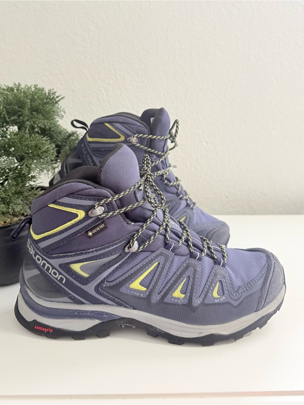 Salomon X Ultra 3 mid GTX Women size 7.5  Lace-Up Trail Boots
